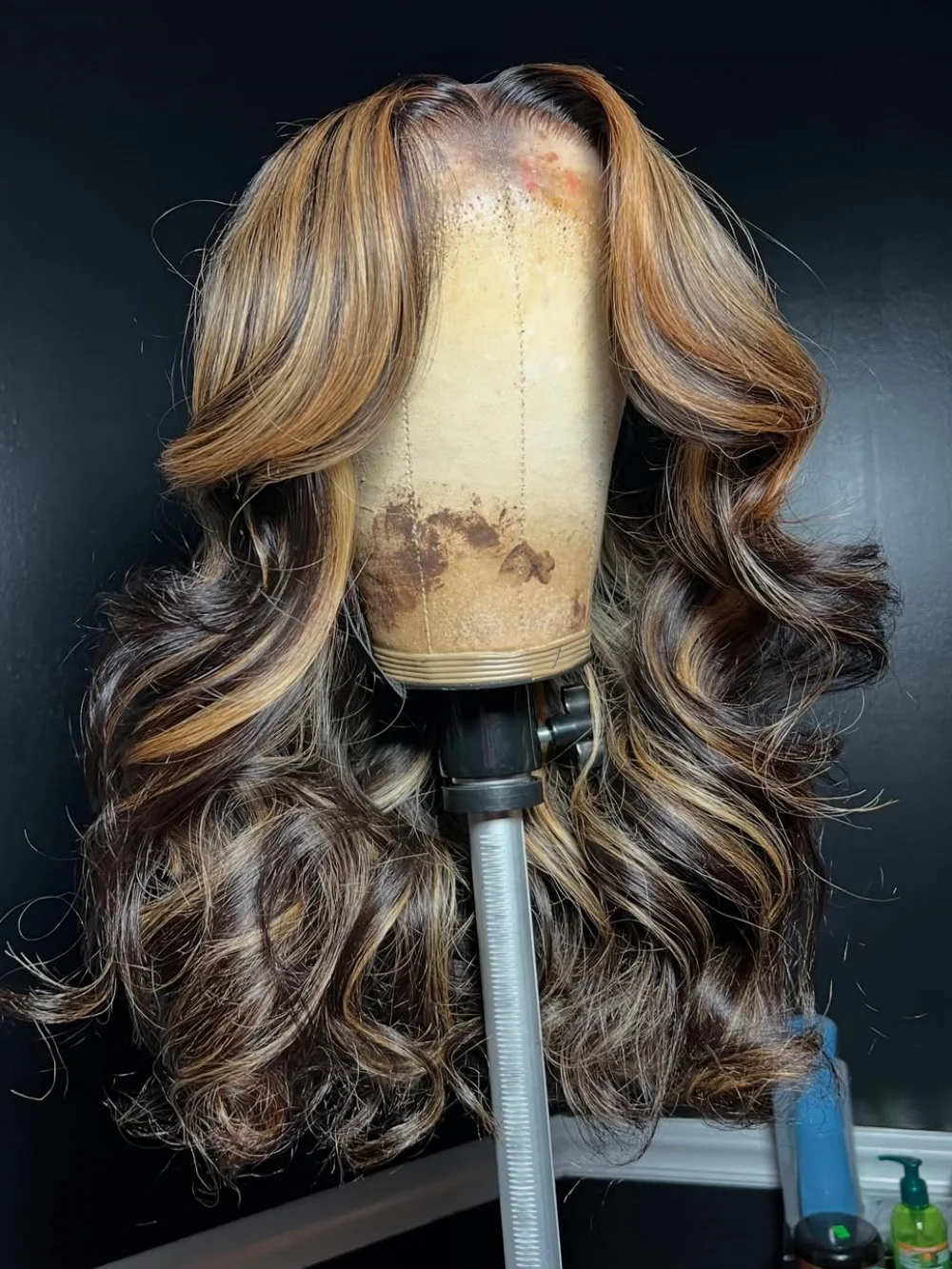 Dark Brown Highlight Honey Blonde Wave Wig Easy To Wear Glueless Wig Heat Resistant Fibre Blend Human Hair 13x4 Lace Front Wig