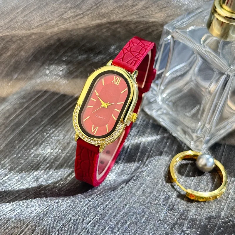 Jam Tangan Wanita Temperamen Fashion Jam Tangan Kuarsa Tali Silikon Dial Oval Bertatahkan Berlian Mewah Jam Tangan Wanita Relogio Feminino