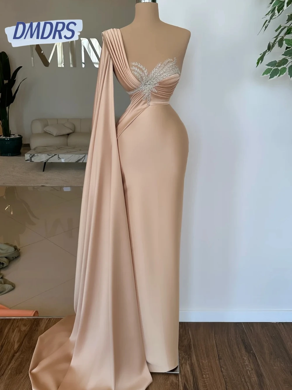 

Fitted Straight Women Evening Dress Stylish Pleated Satin Cocktail Wear Shiny One Shoulder Customized Formal Prom Gown