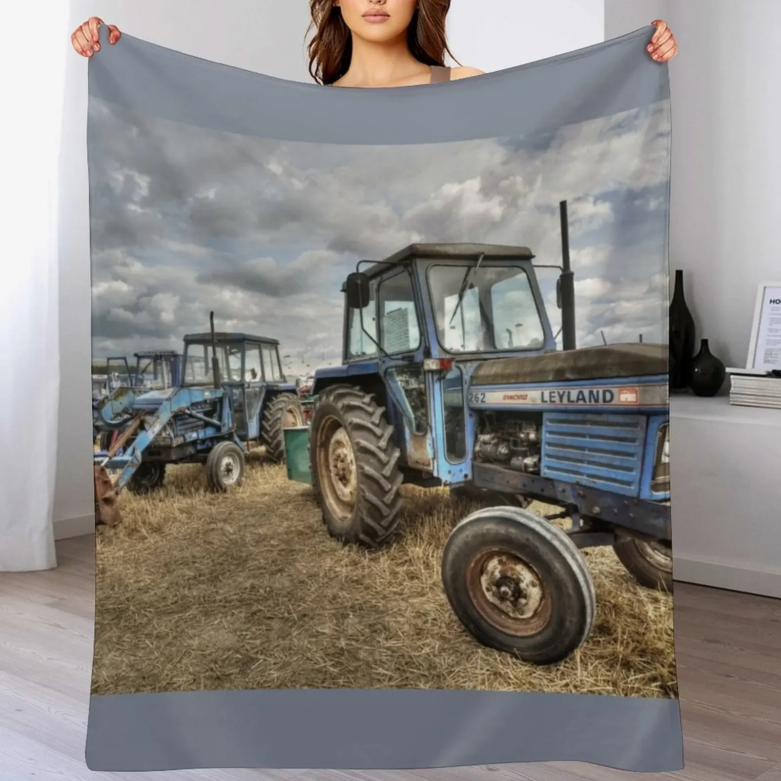 

Leyland Tractors Throw Blanket Outdoor Soft Blanket for Picnic Beach Camping