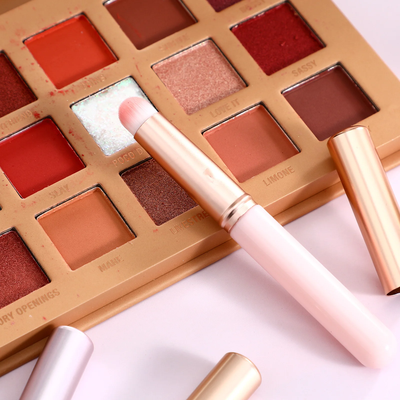 Pinceaux anti-cernes en Fibers synthétiques douces, capuchon Portable, applicateur de maquillage, brosse pour les lèvres et les yeux, outils de mélange de correcteurs pour le visage, 3 pièces