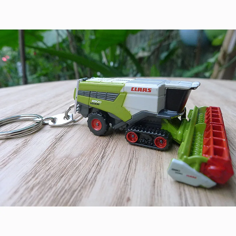 Claas LEXION 8900 Crawler Harvester Model Key Chain Pendant UH Adult Classic Collection Souvenir Ornament Gift