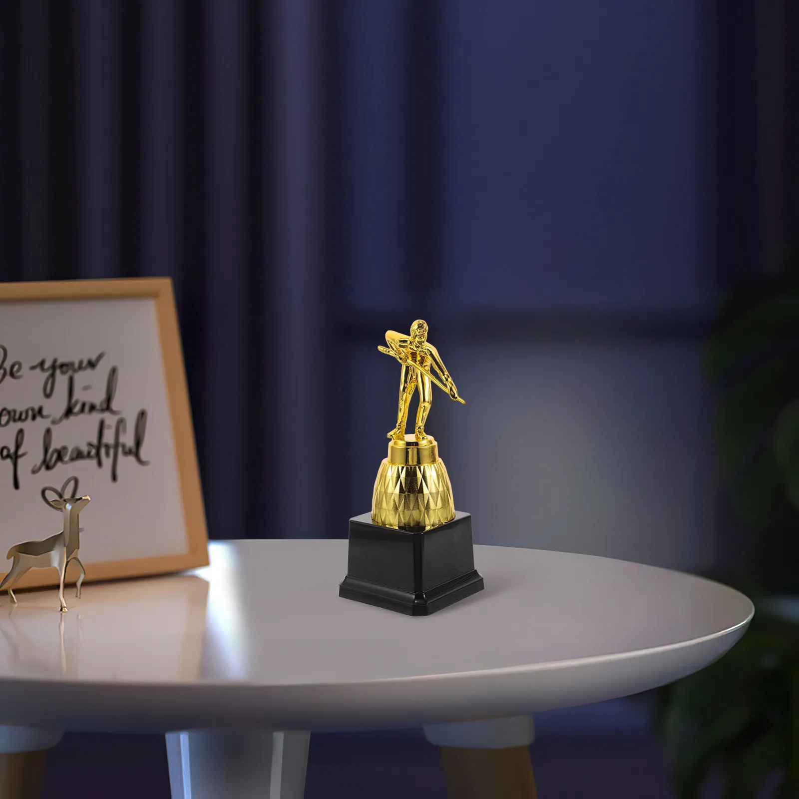 

Plastic Snooker Trophy Cup Gold Finish 3D Billiard Player Statue Tournament Award Trophy for Pool Competition Party Prize Decor