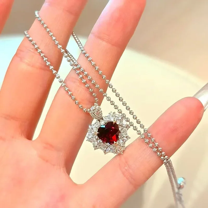 light luxury high-end New in gorgeous luxury heart-shaped pendant inlaid full diamonds ruby necklace dinner wedding jewelry