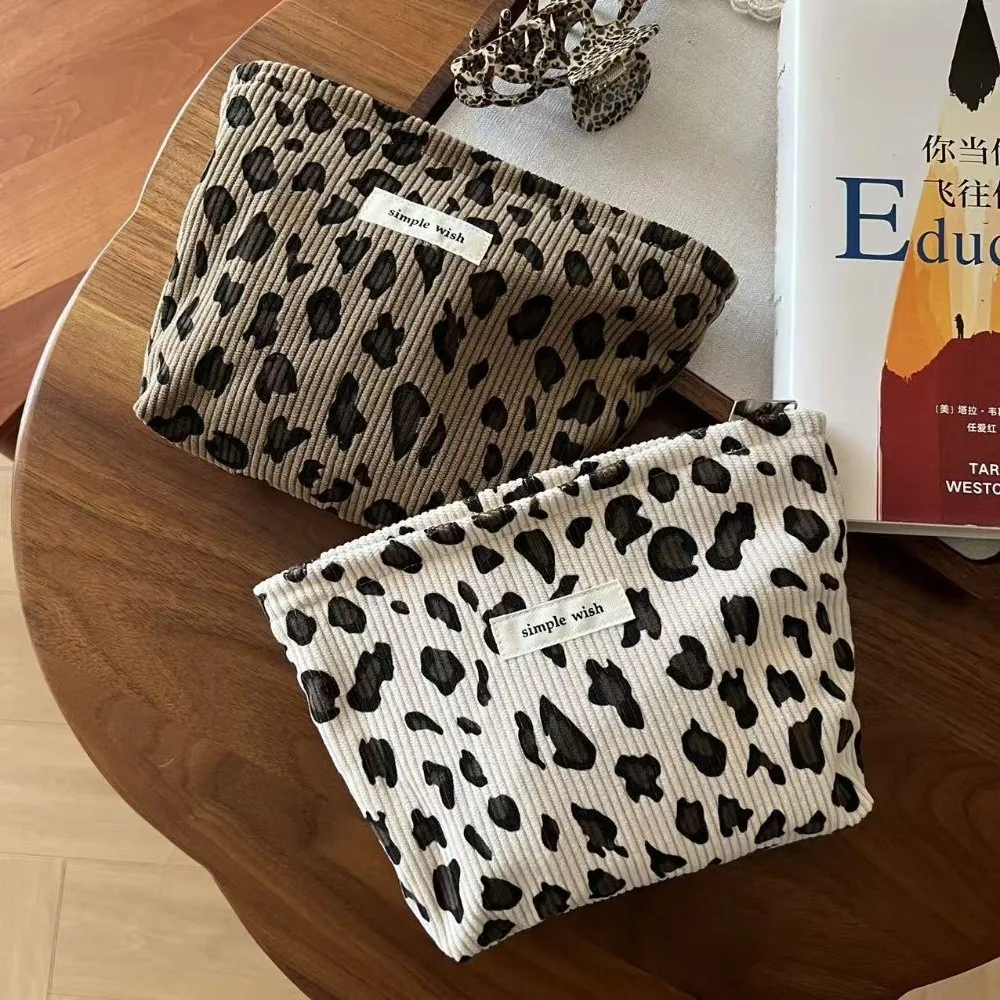 

Creative Retro Storage Bag Leopard Pattern Multi-Functional Cosmetic Organizer Corduroy Washing Storage Bag Travel