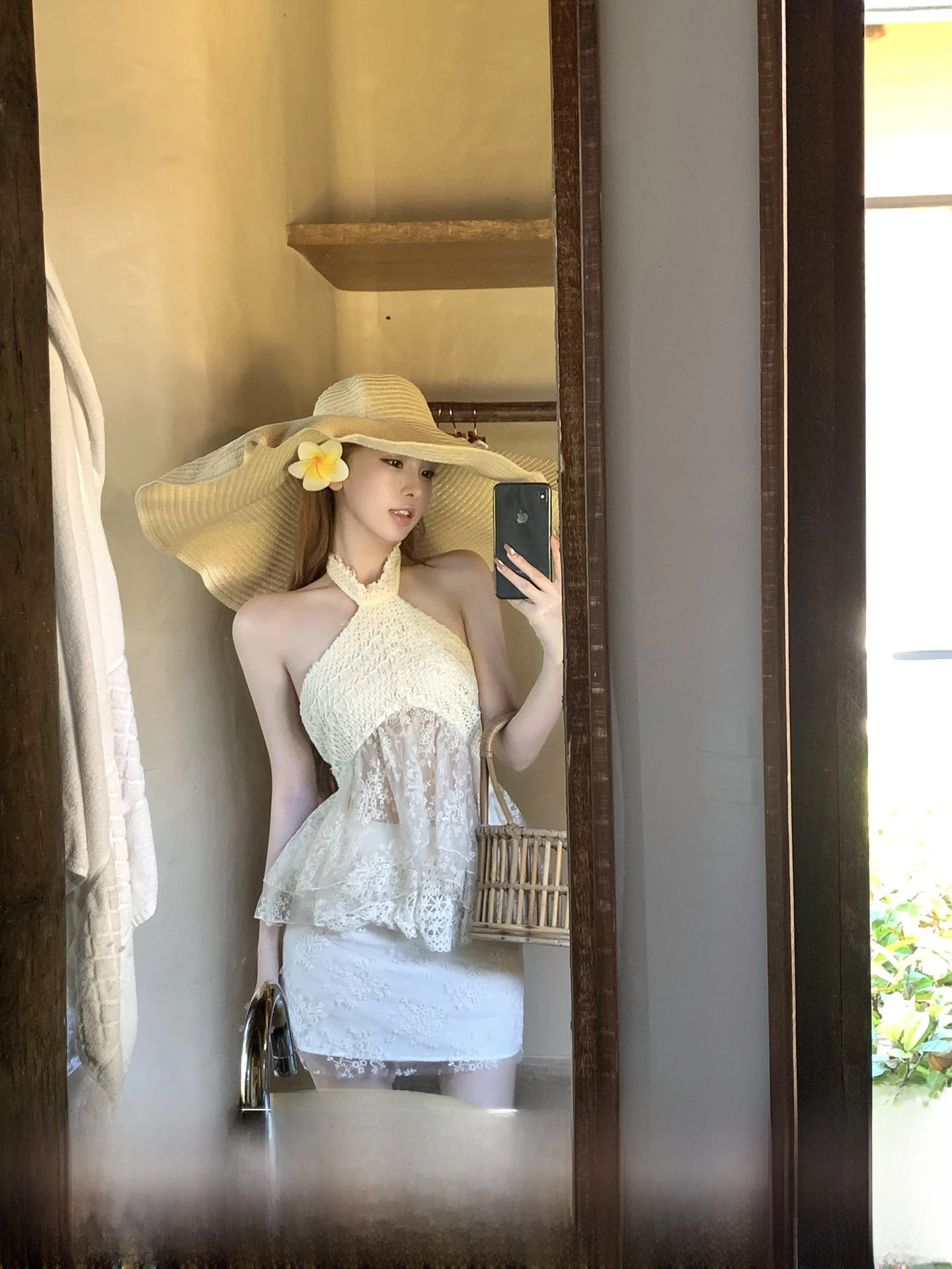 

Комплект OYFF Pure Desire: кружевная юбка с вышивкой и дышащая футболка, женская коллекция Spring Collection, производство Китай