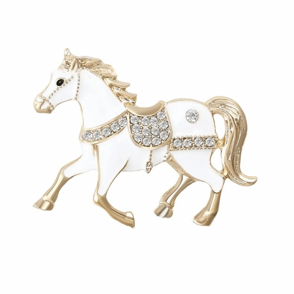 

Luxury Enamel Rhinestone Horse Brooch Chinese Style Retro Zodiac Pin Personality Charm Classic Animal Lapel Pins Festival