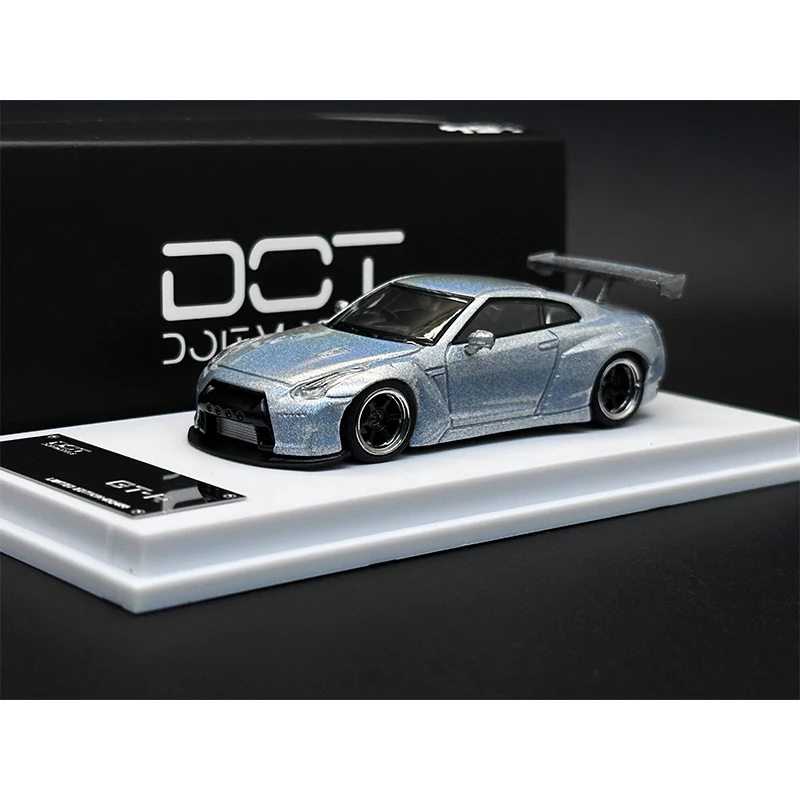 DOT In Stock 1:64 Pandem GTR R35 Colorful Diamond White Diecast Diorama Car Model