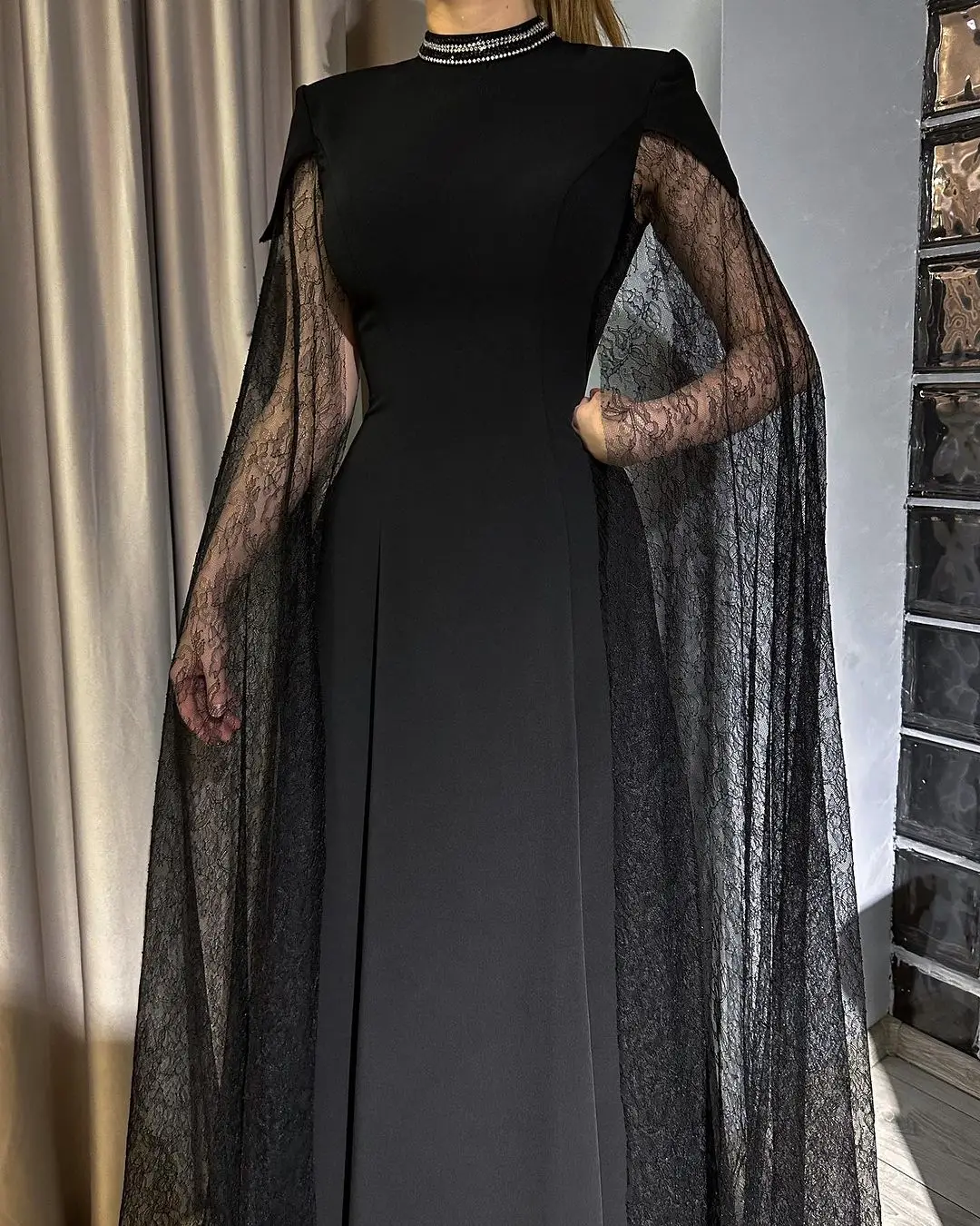 Customized Black Lace High Neck Evening Dresses Beadings Long Sleeves Floor Length Elegant Prom Dresses