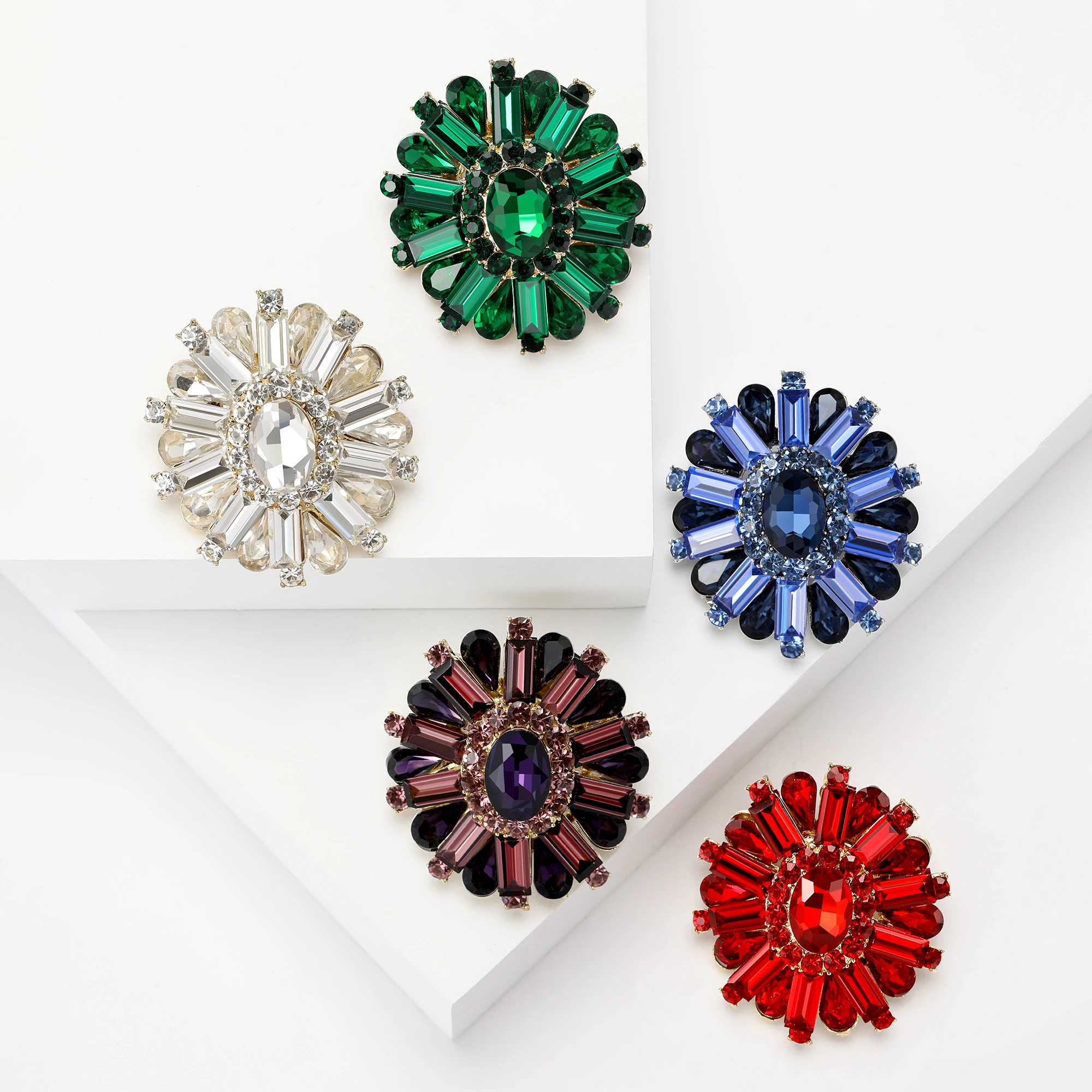 Vintage Crystal Flower Brooches for Women Unisex Rhinestone Pins 5-color Available Casual Party Accessories Gifts