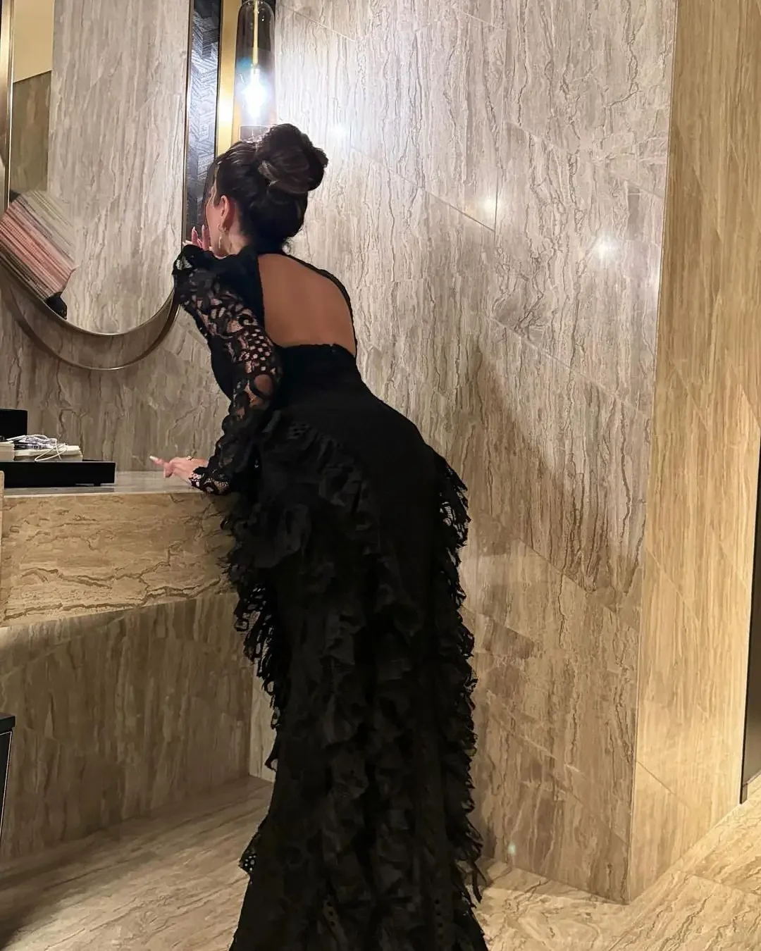 High Neck Floor Length Long Sleeves Backless Evening Dresses Vintage Mermaid Black Lace Prom Dresses