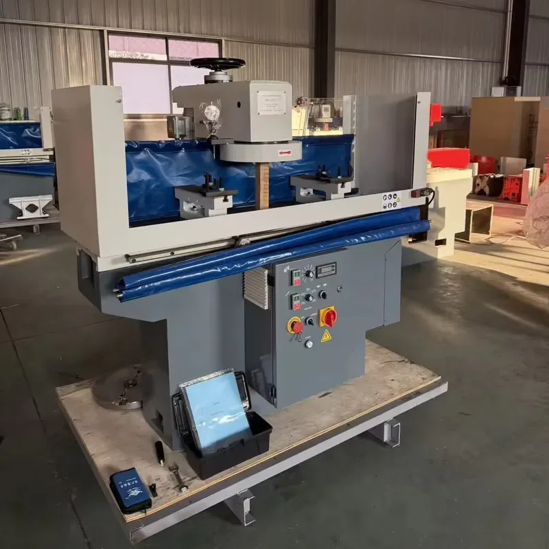 Machine de fraisage de surface pour blocs-cylindres et culasses en fonte pour moteurs KSM850