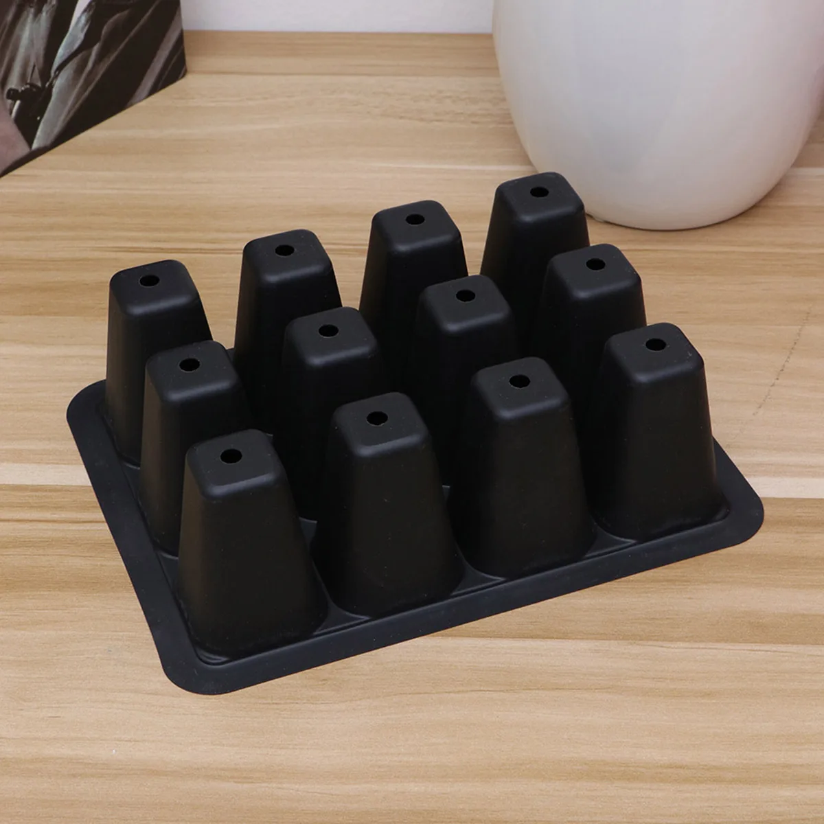 

1Pcs Nursery Box 18x14x6cm 12-Cell Transparent Lid Growing Tray Sprouter Germination Sprout Plate for Gardening