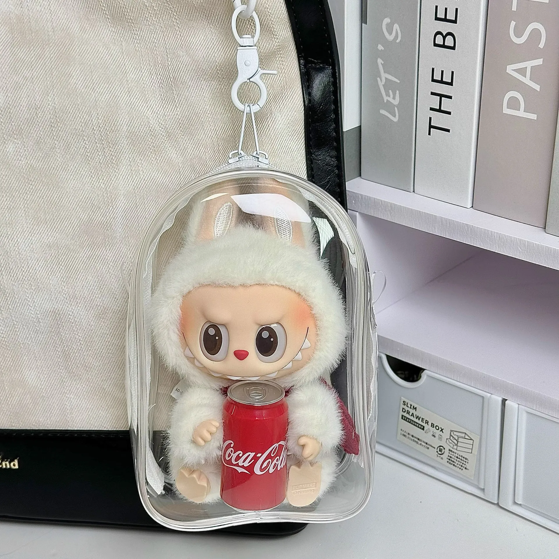Para LABUBU Coca Cola Happy Factor cubierta protectora transparente cubierta a prueba de polvo caja de almacenamiento mochila decoración colgante
