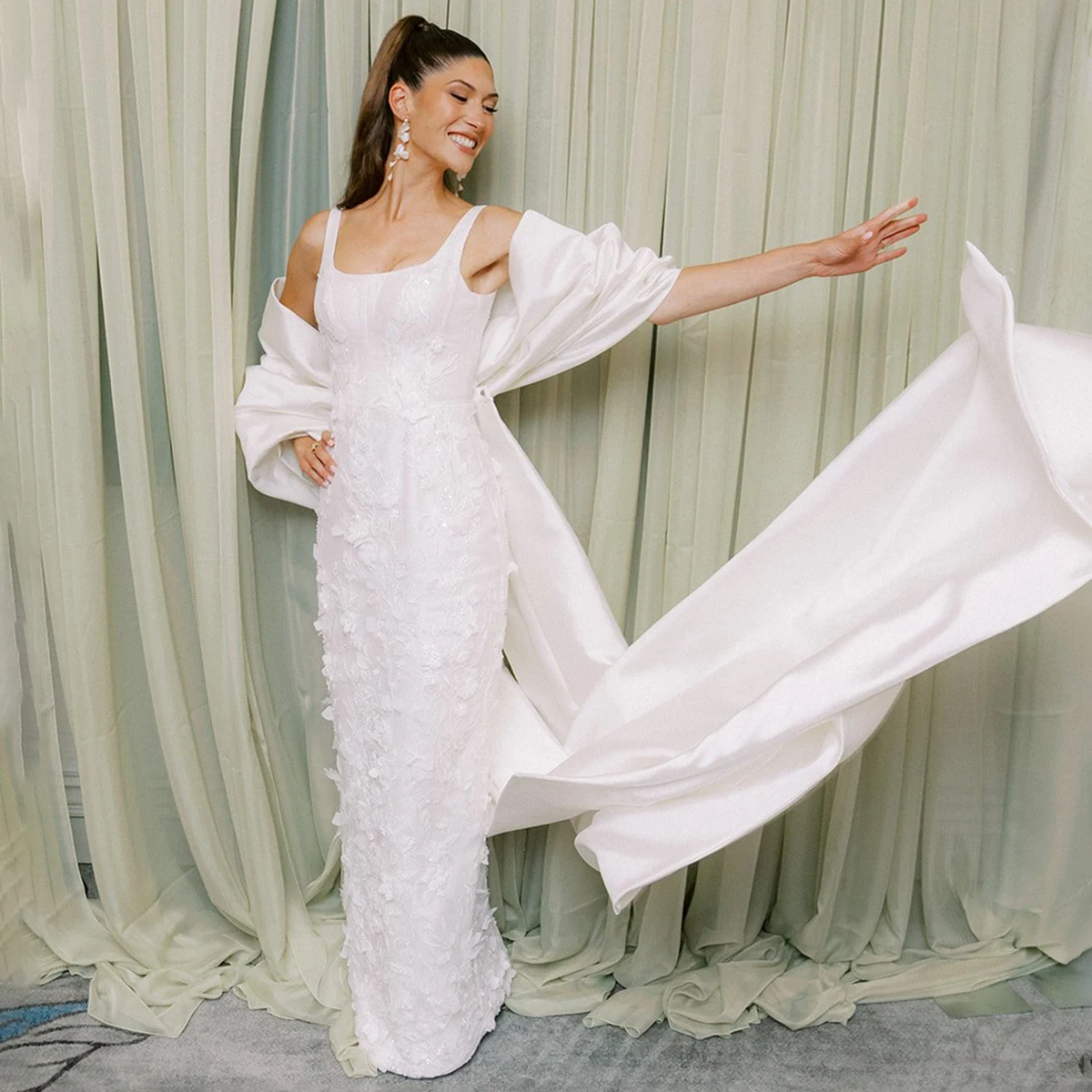 Customized Square Neck Embroidered Luxury Sheath Wedding Dress Princess Oversize Bow Train Sleeveless Satin Bridal Gowns