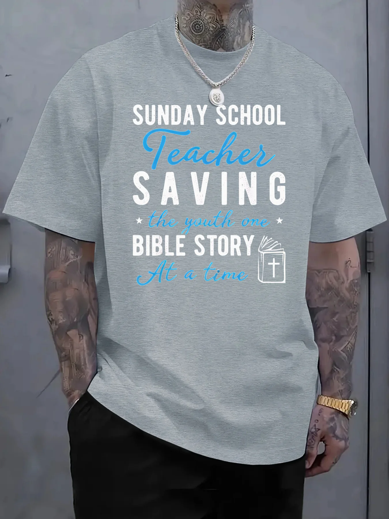 เสื้อยืดครูโรงเรียนวันอาทิตย์ สีขาว ช่วยเหลือเยาวชน เรื่องราวพระคัมภีร์หนึ่งเรื่องในครั้งเดียว เครื่องแต่งกายคริสเตียนสำหรับกิจกรรมในคริสตจักร