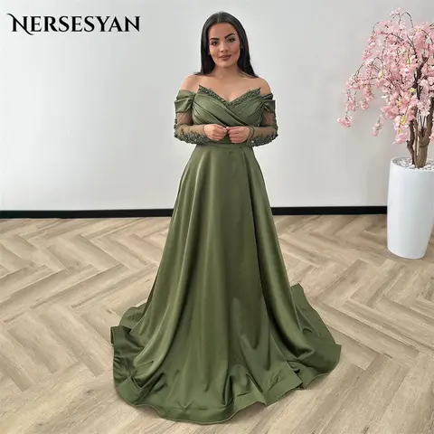 Nersesyan 올리브 그린 포멀 이브닝 드레스, 비즈 반짝이 레이스 A 라인 오프 숄더 무도회 원피스, 백리스 미인 대회 파티 가운