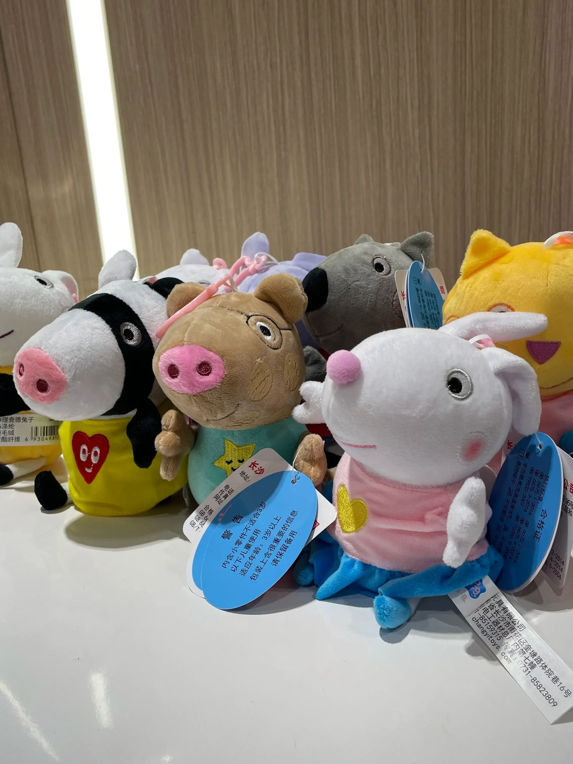 Neue Stil 8 teile/satz 19 cm Echte Peppa Pig freunde Gefüllte Puppe Plüsch Spielzeug George Emily Suzy Party Puppen Schlüsselbund spielzeug Kinder Geschenk