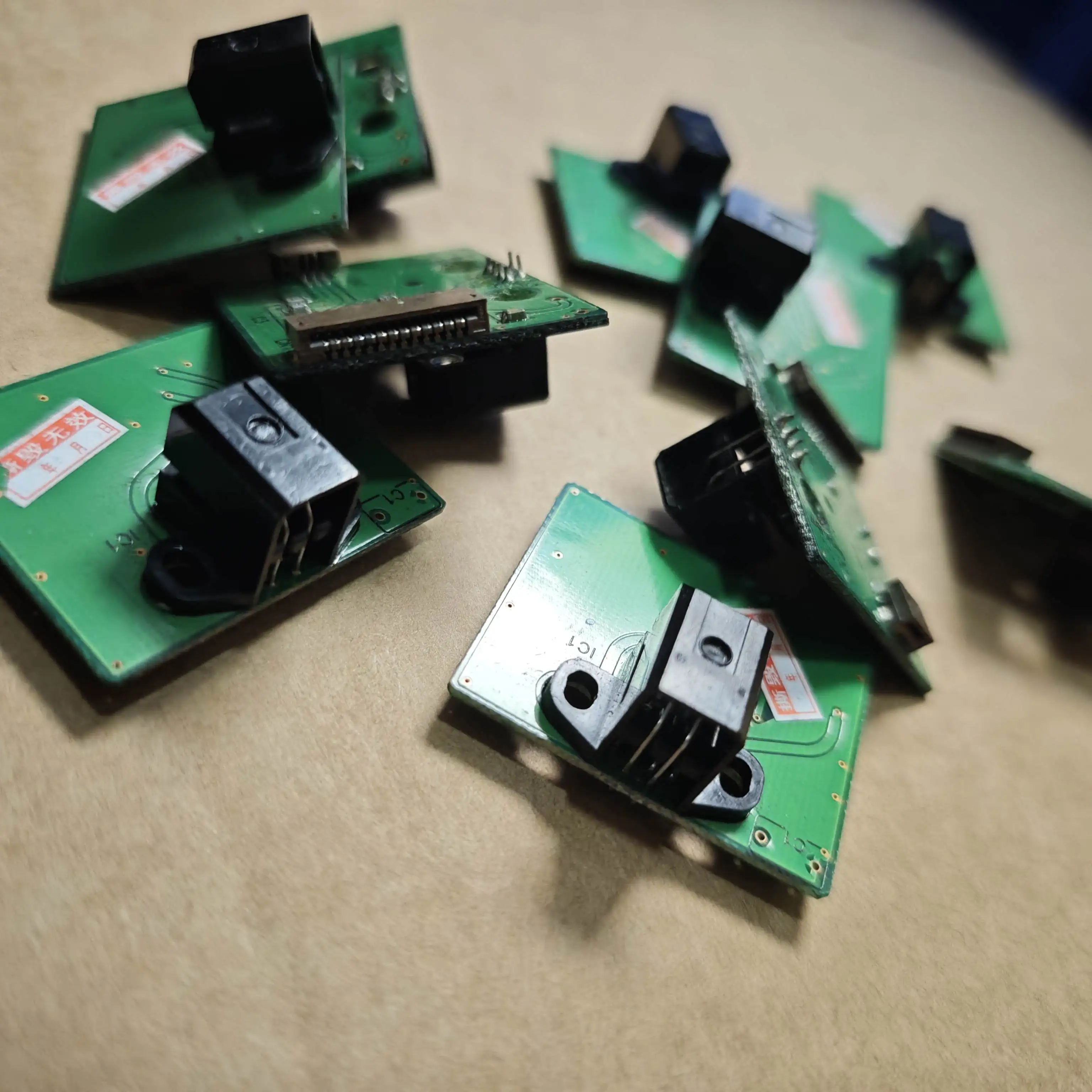 

1 шт. для Epson 1390/L1800/L1300/ME1100 R1430 CR Датчик кодировщика, блок каретки символов CR, датчик решетки, детали принтера