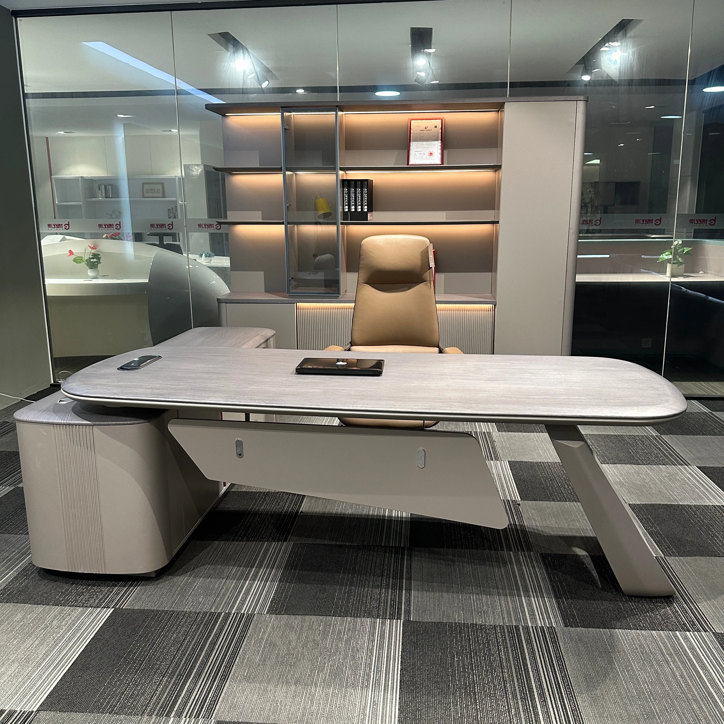 High End   L-Shaped Executive Desk with Veneer Desktop and Special Design High Level Office Table Office Desk for Boss