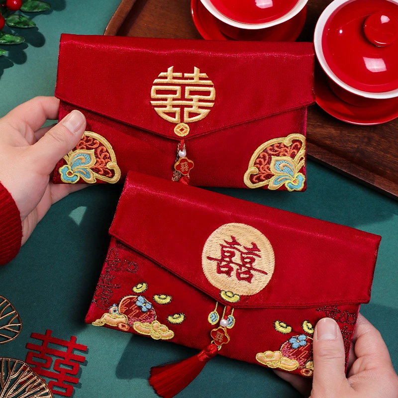 Wedding Red Envelope, 19 x 11.5 cm, Embroidered Fabric Engagement Envelope, 2026 New Style