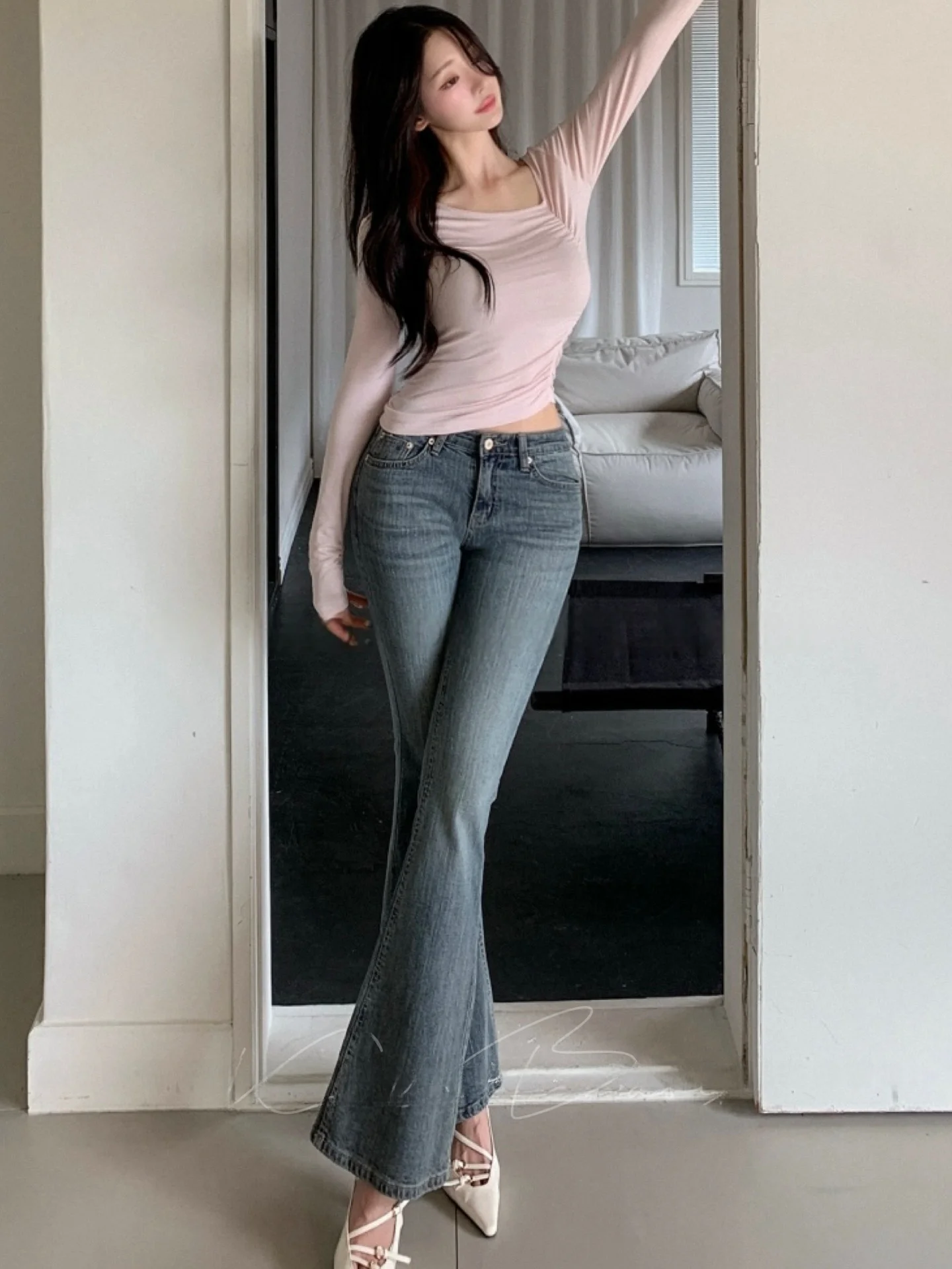 

Ele High-Waisted Slim Fit Denim Jeans with Embroidered Flared Legs And Knot for Women Cotton Stretch Denim