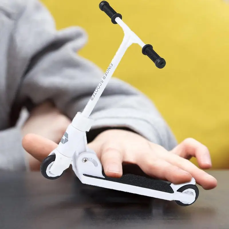 Mini Alloy Finger Scooter Simulation 2-Wheel Finger BMX with Brake Educational Toys Finger Skateboards Collection Gifts For boys