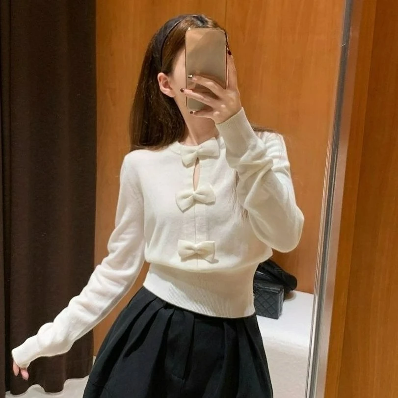 

2025 Autumn Winter New Knitted Sweater Three Dimensional Bow Hem Slim Waist Pullover Sweaters