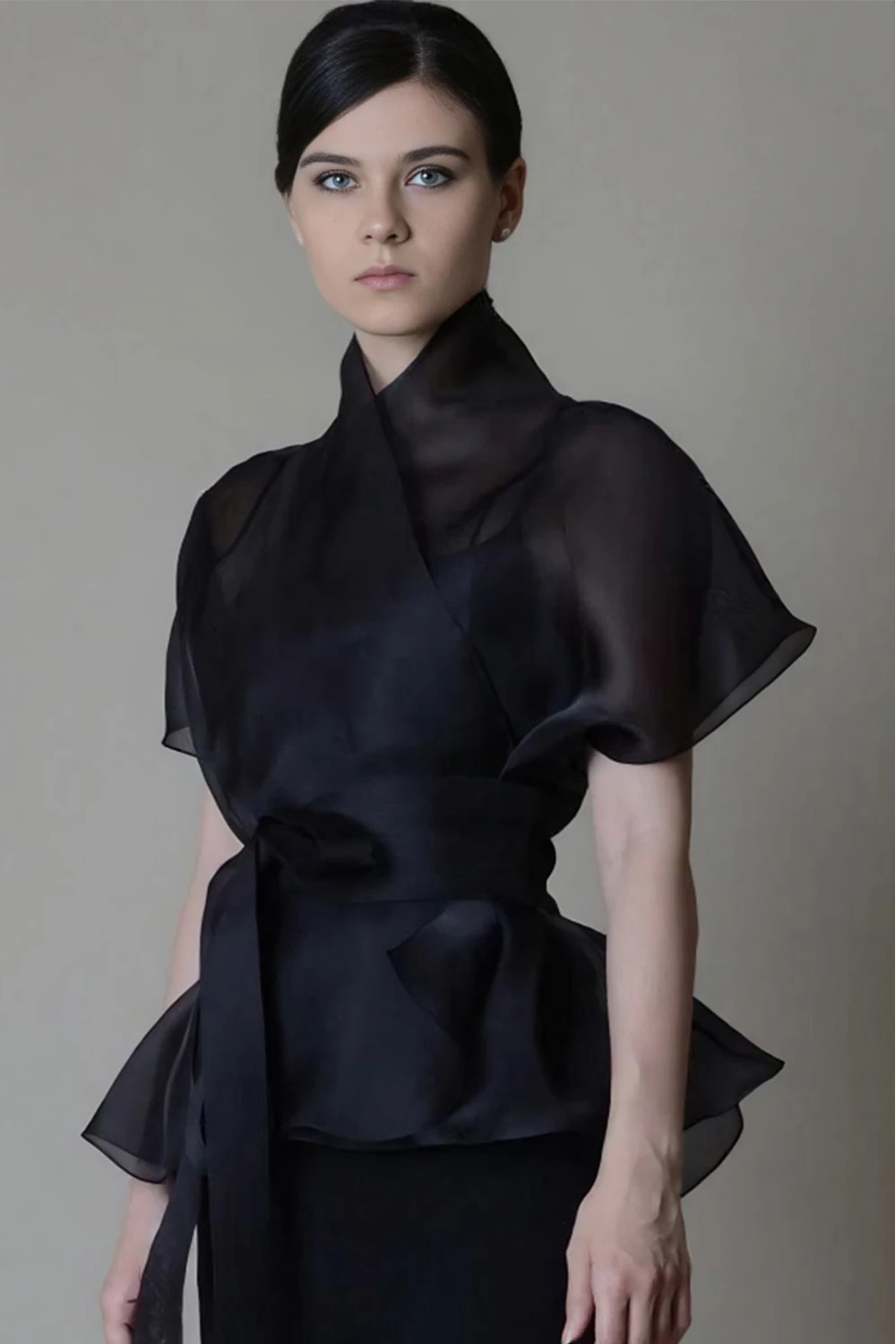 Рисунок 2 - Сетчатая блузка из органзы для женщин