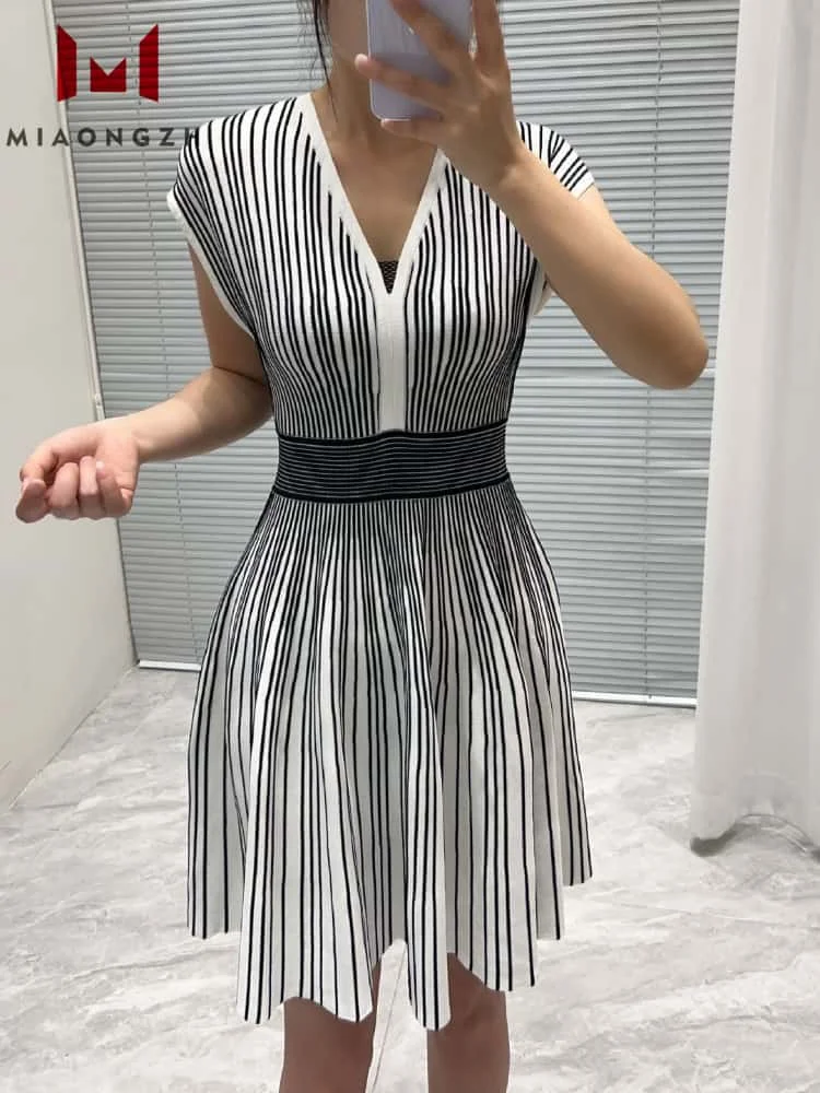

High Quality Gradient Striped Deep V Neck French Style Short Tank Dress For Women Sleeveless 2025 Summer New Knit Party Dresses