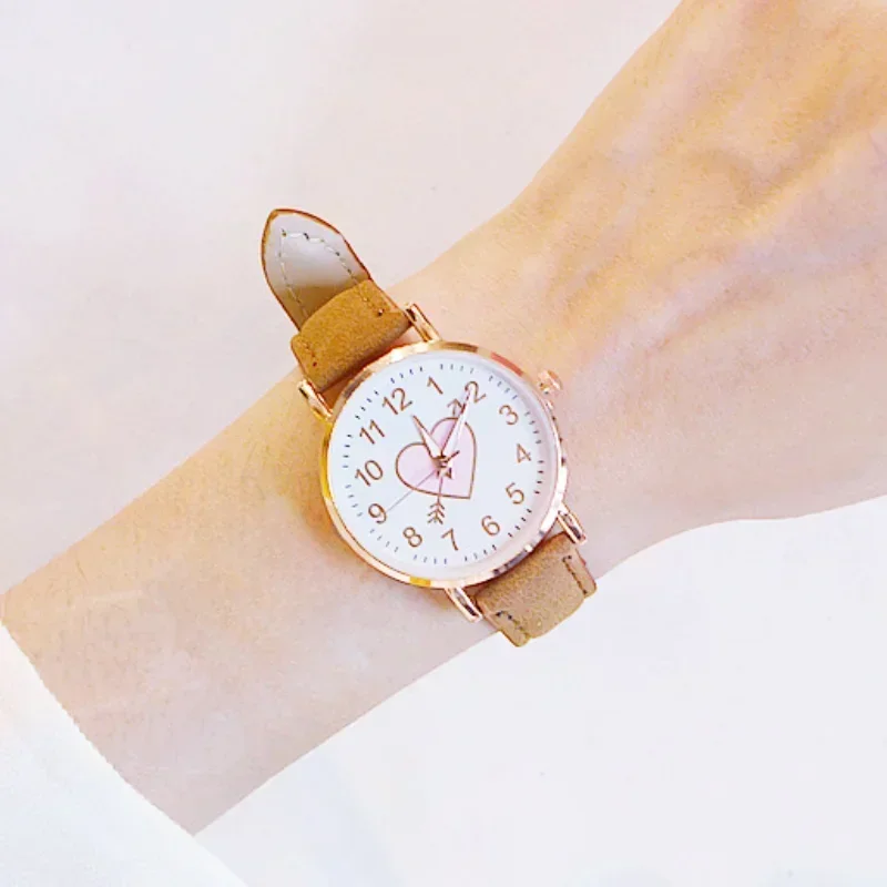 Fashion Heart-shaped Dial Quartz Watch for Women Light Luxury Quartz Wristwatches Student Leisure Watches Relojes Para Mujer