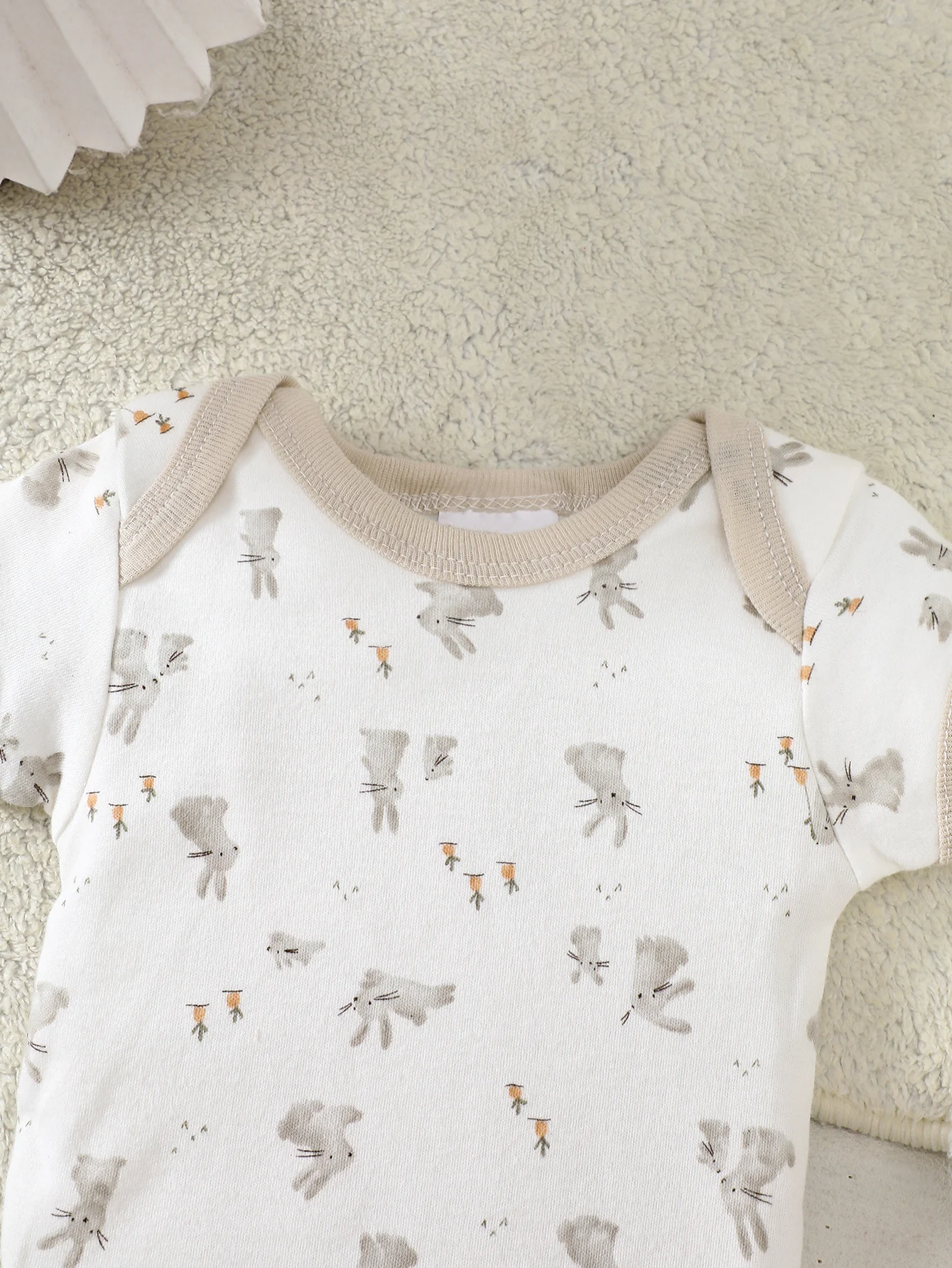 8-teiliges Unisex-Neugeborenen-Set, Beige Baby-Outfit mit Hasenmuster, Weiche Baumwolle für Alle Jahreszeiten, 0-9 Monate – Detail 8