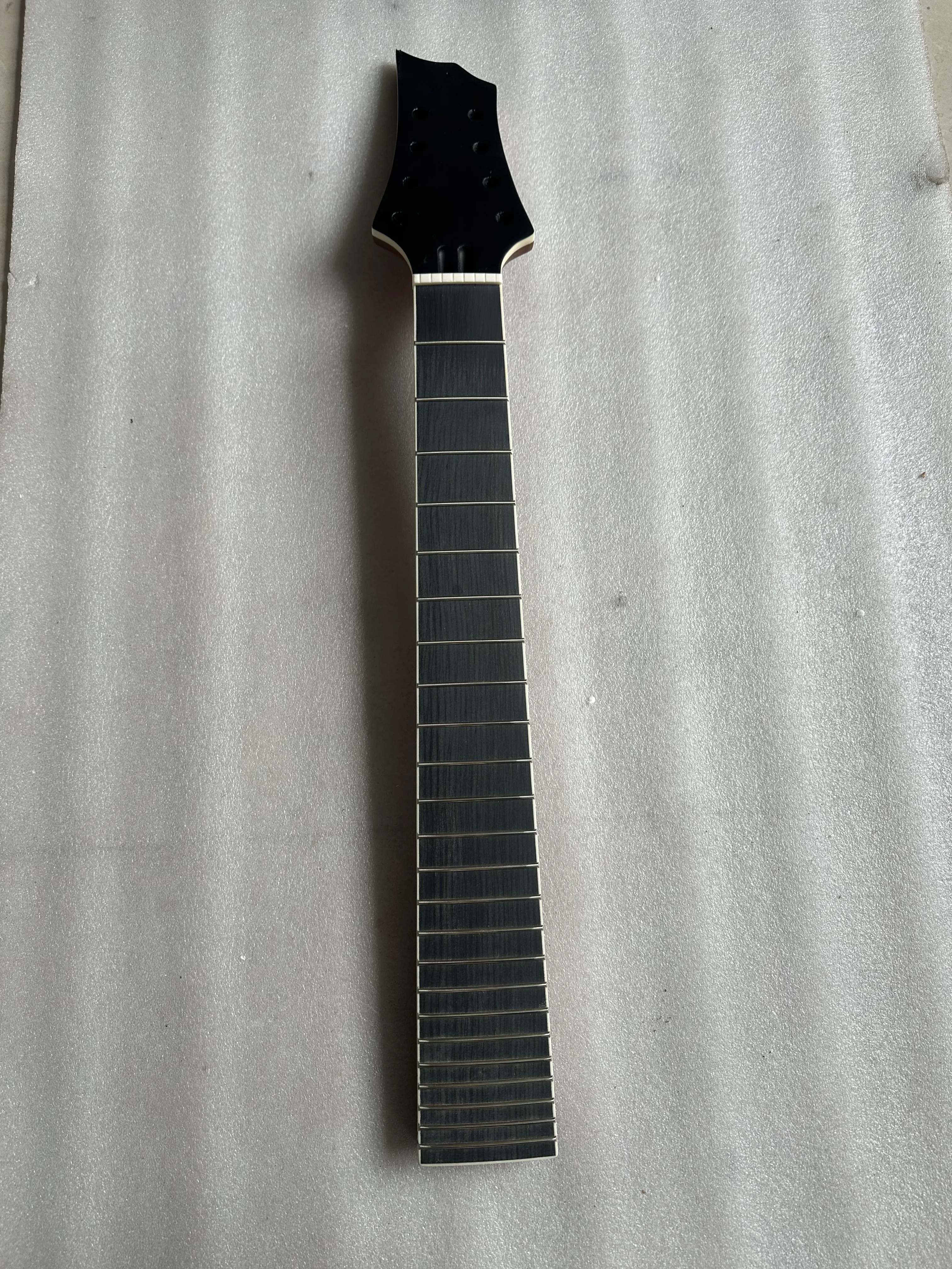 

Defective 8 strings electric guitar neck