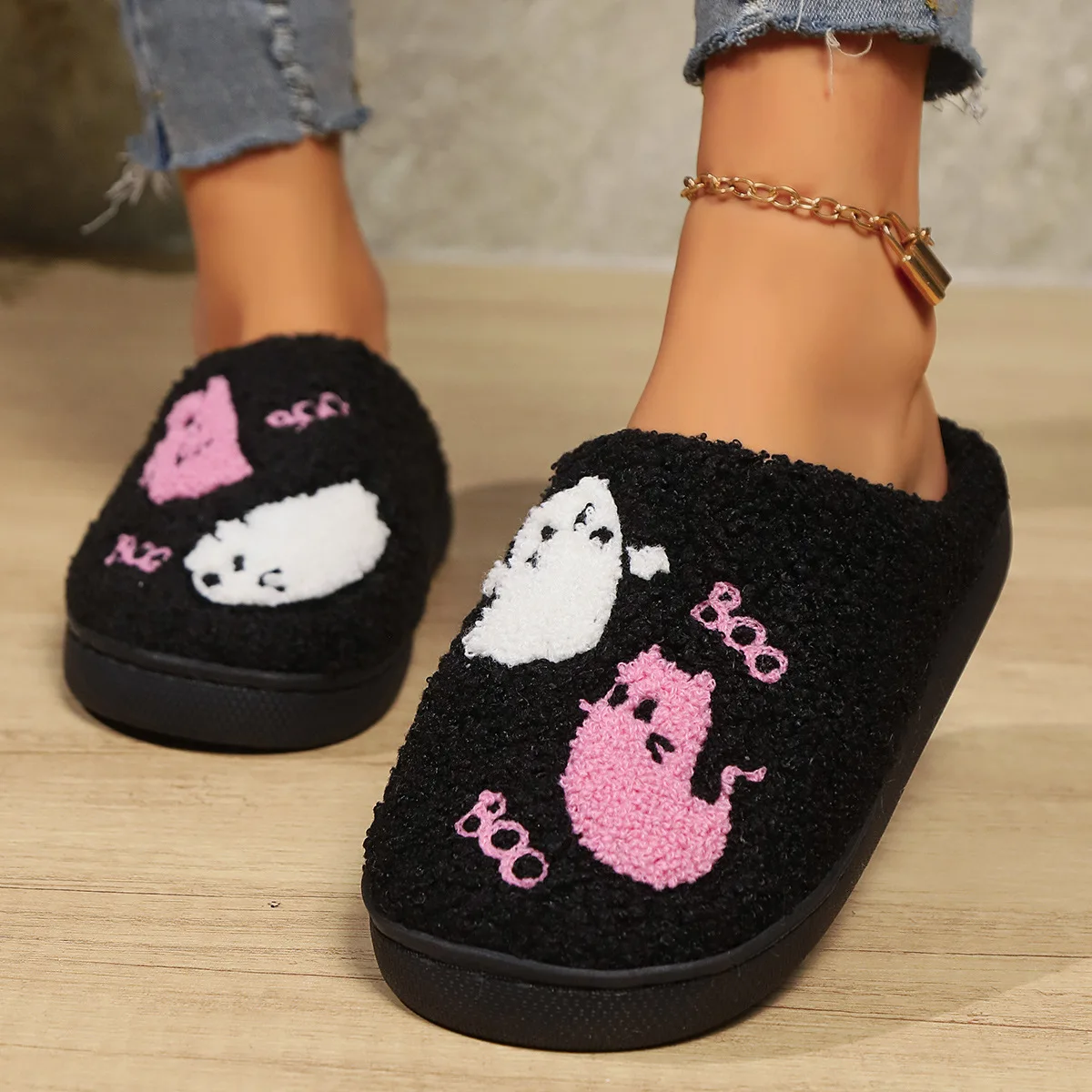 

Cute Cartoon Ghost Embroidery Furry Indoor Slippers Women 2025 Winter Comfort Flats Home Slippers Couple Plush Halloween Slides