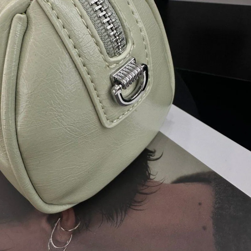 

Stylish Tote Bag For Leisure Women Featuring Crossbody Strap And Large Capacity Unique Letter Logo