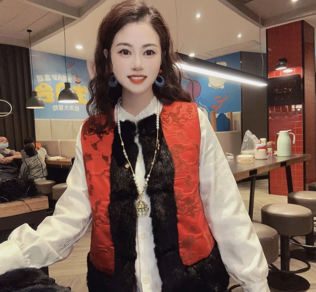 

Жилет женский из натурального меха кролика, традиционный китайский стиль, ручная работа, на пуговицах, круглый вырез, теплый, для похудения