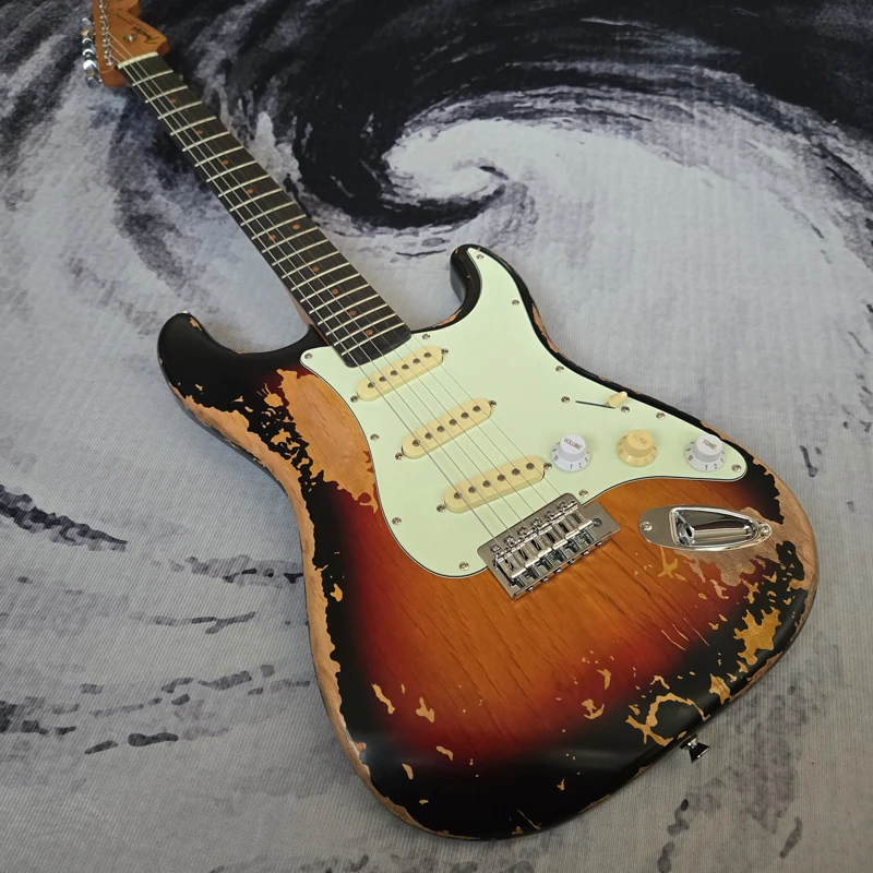 No Logo: Vintage style electric guitar, alder body, handmade; sunburst finish, nitrocellulose lacquer, in stock free shipping