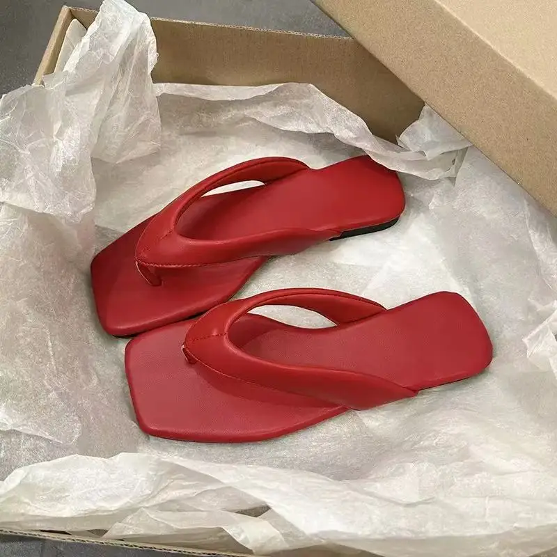 Neue Frühling/Sommer/Damen-Pantoletten PU Flache Sohle Straßen-Strandsandalen Outdoor Wilde Mode Damen MS Flip-Flops