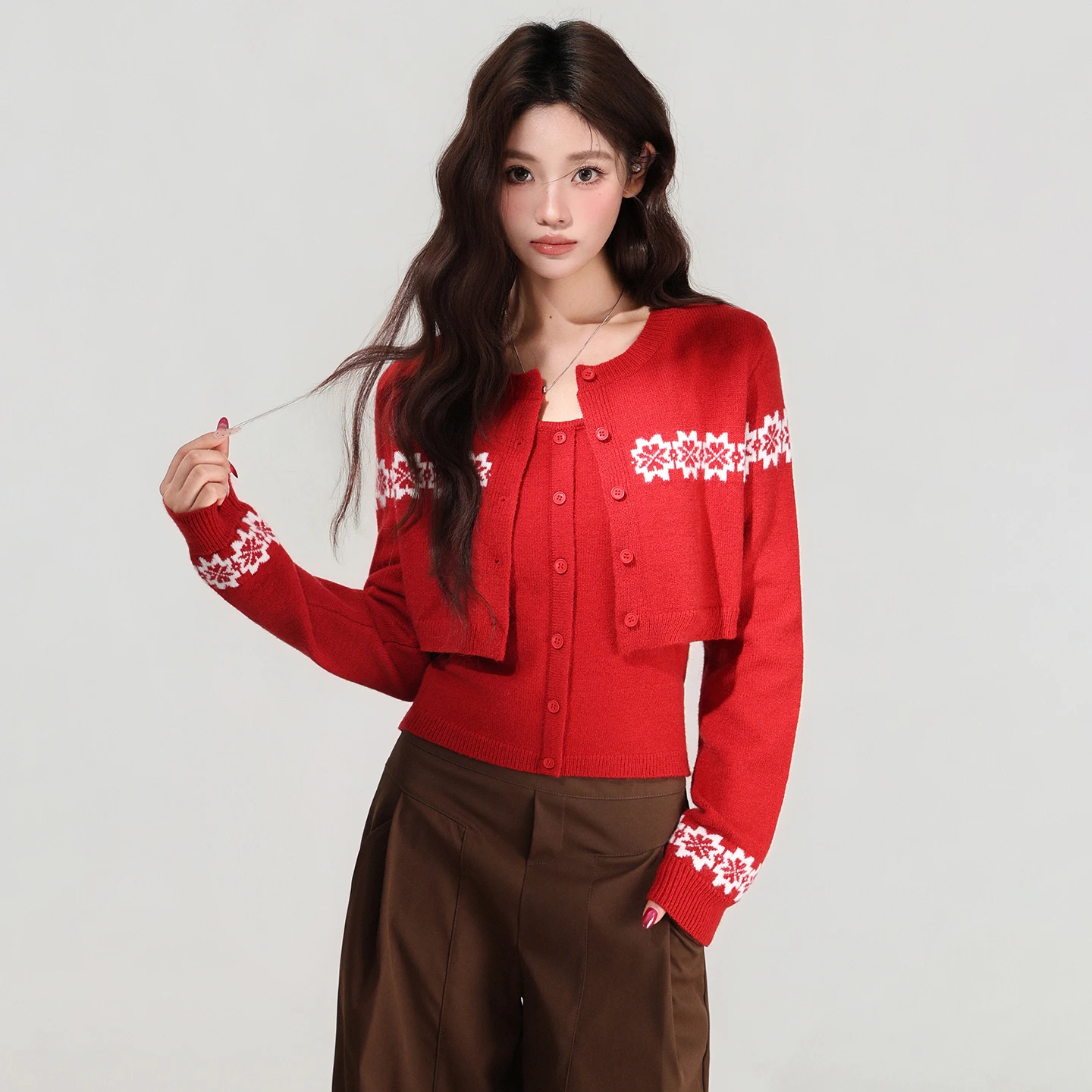 

Вязаный кардиган Fer Island 2022, женский осенне-зимний вид, узкий топ на бретелях, атмосферный топ, комплект из двух предметов