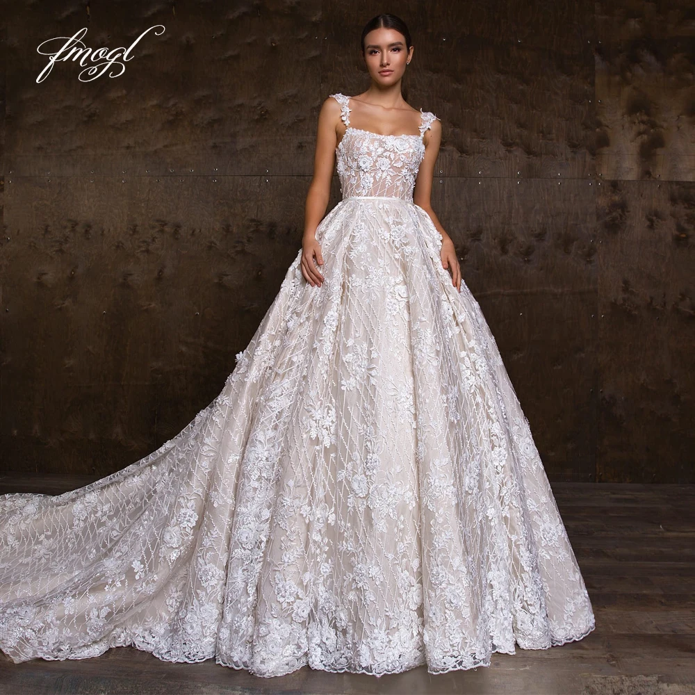 

Customized Strapless Flowers Lace Vintage A Line Wedding Dresses Sexy Illusion Spaghetti Straps Beaded Court Train Bridal Gown