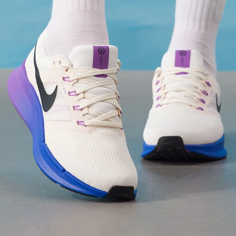Lightweight Road Running Shoes - Chaussures Nike pour femmes, modèle original,