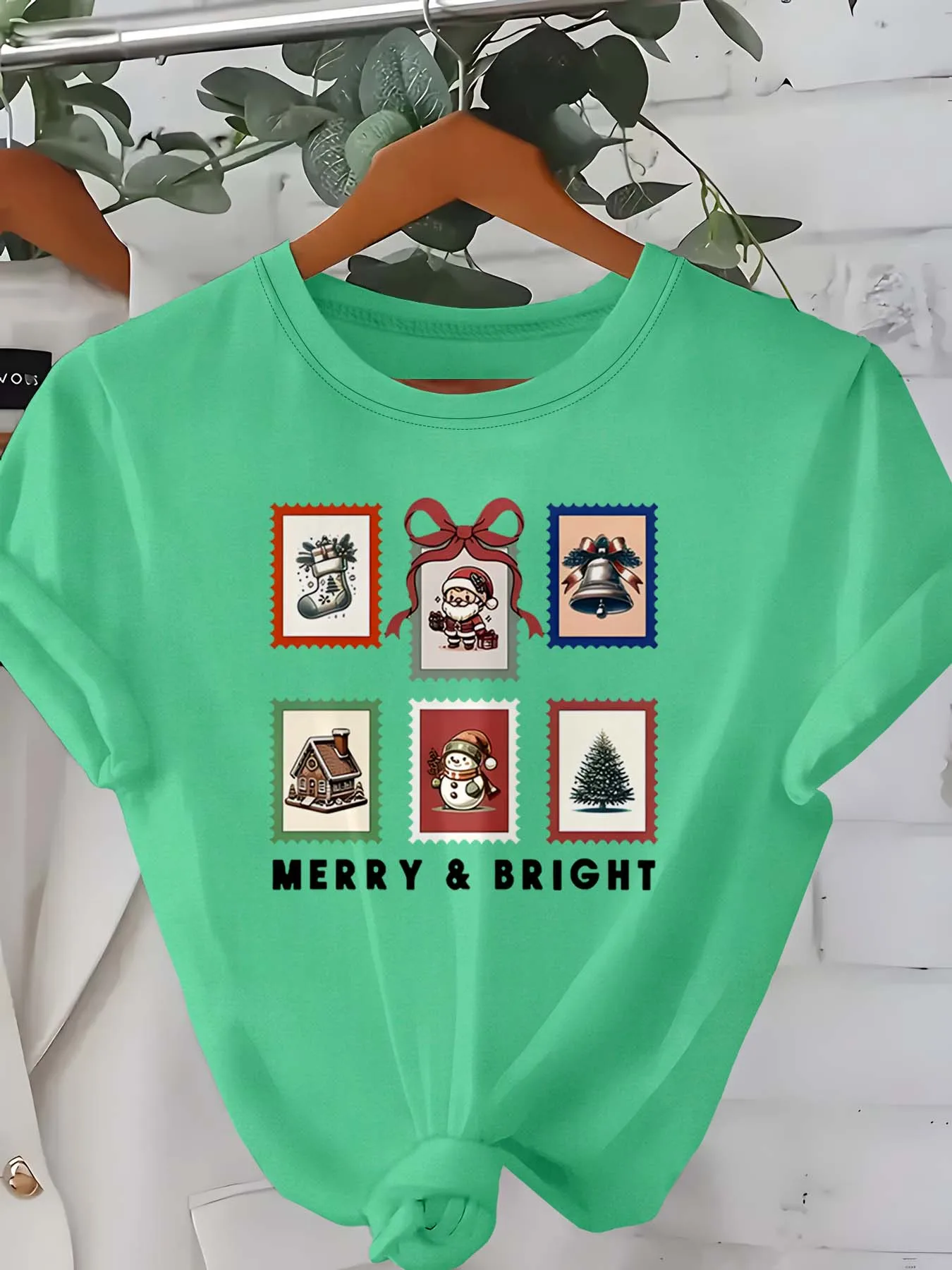 

Стильная праздничная одежда больших размеров с винтажным рождественским узором