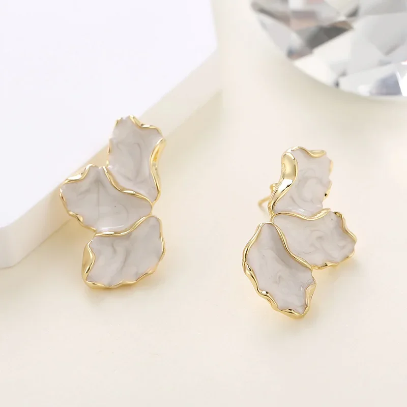 New Personalized Fashionable Light Luxury Irregular Metal Cream Maple Leaf Petal Earrings Sweet Temperament Women'S Gift Jewelry