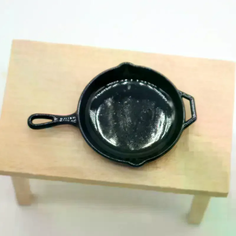 1Pcs Dollhouse Miniature Mini Alloy Pan Model Kitchen Funiture Accessories For Doll House Decor Kids Pretend Play Toys Gift