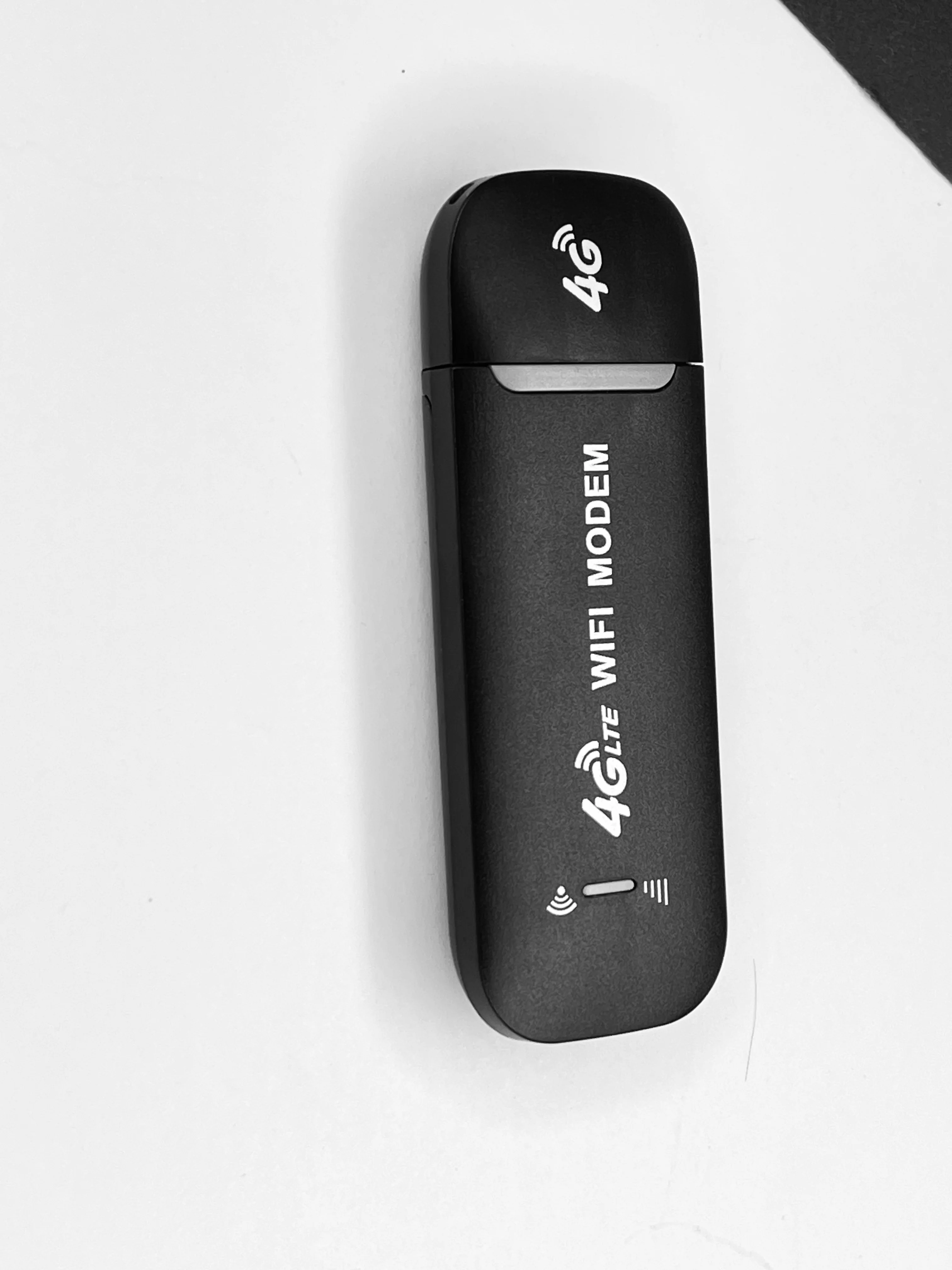 Enrutador WiFi 4G USB LTE Hotspot móvil Plug & Play para hasta 10 usuarios Internet estable con facilidad de inserción Micro SIM