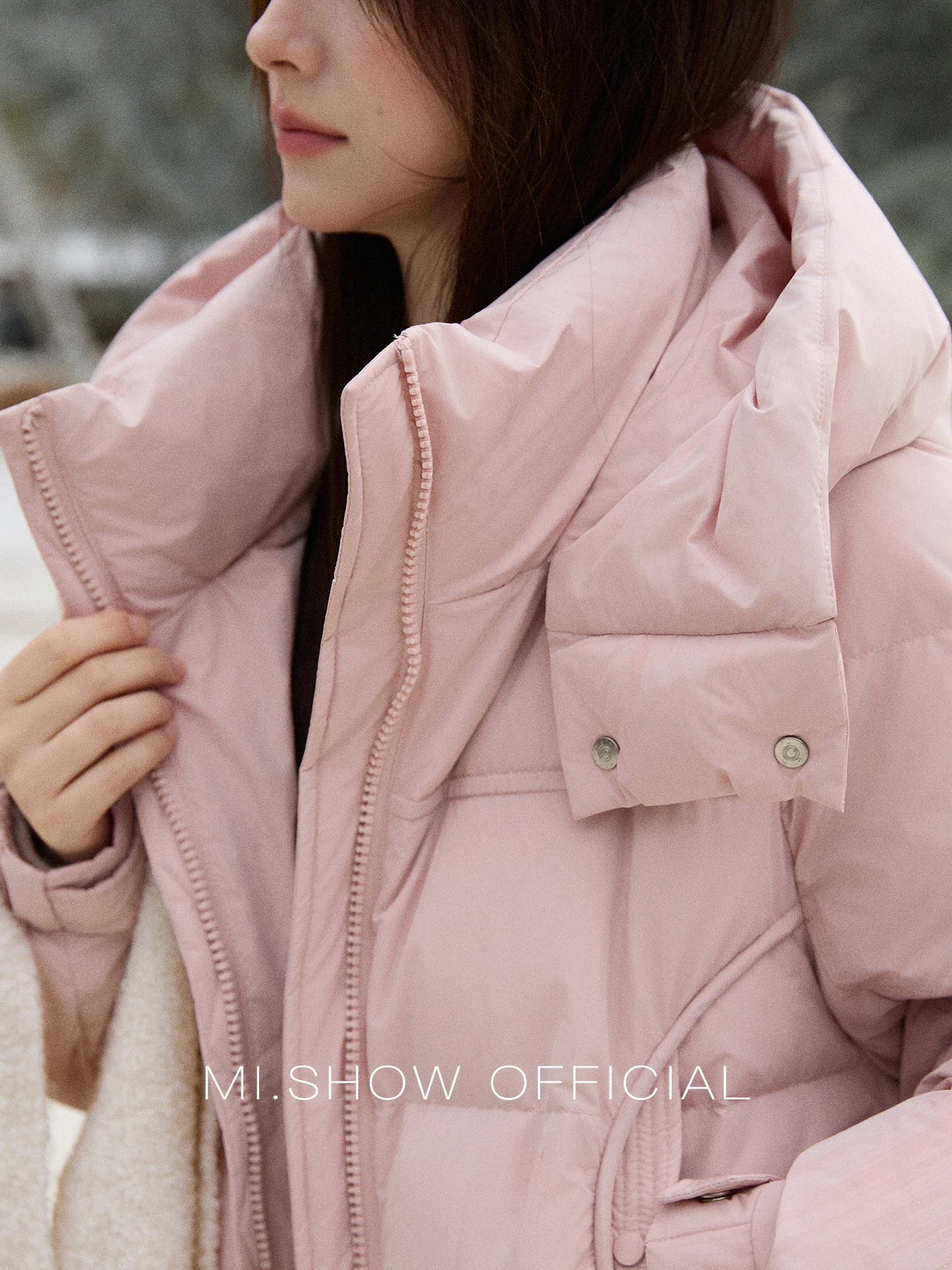 MISHOW レディース 軽量 中綿ジャケット 2025 冬 90% ホワイトダックダウン パファージャケット フード付き 暖かい ショートダウンジャケット MXE51Y0078