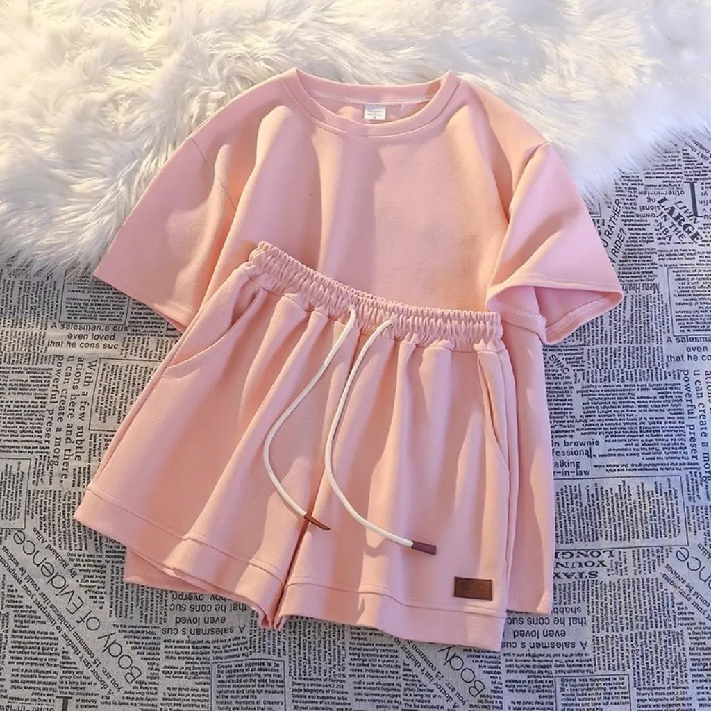 

Новый летний комплект из двух предметов с вышивкой Пике, свободный крой с короткими рукавами, спортивная одежда в ленивом стиле, шорты для женщин