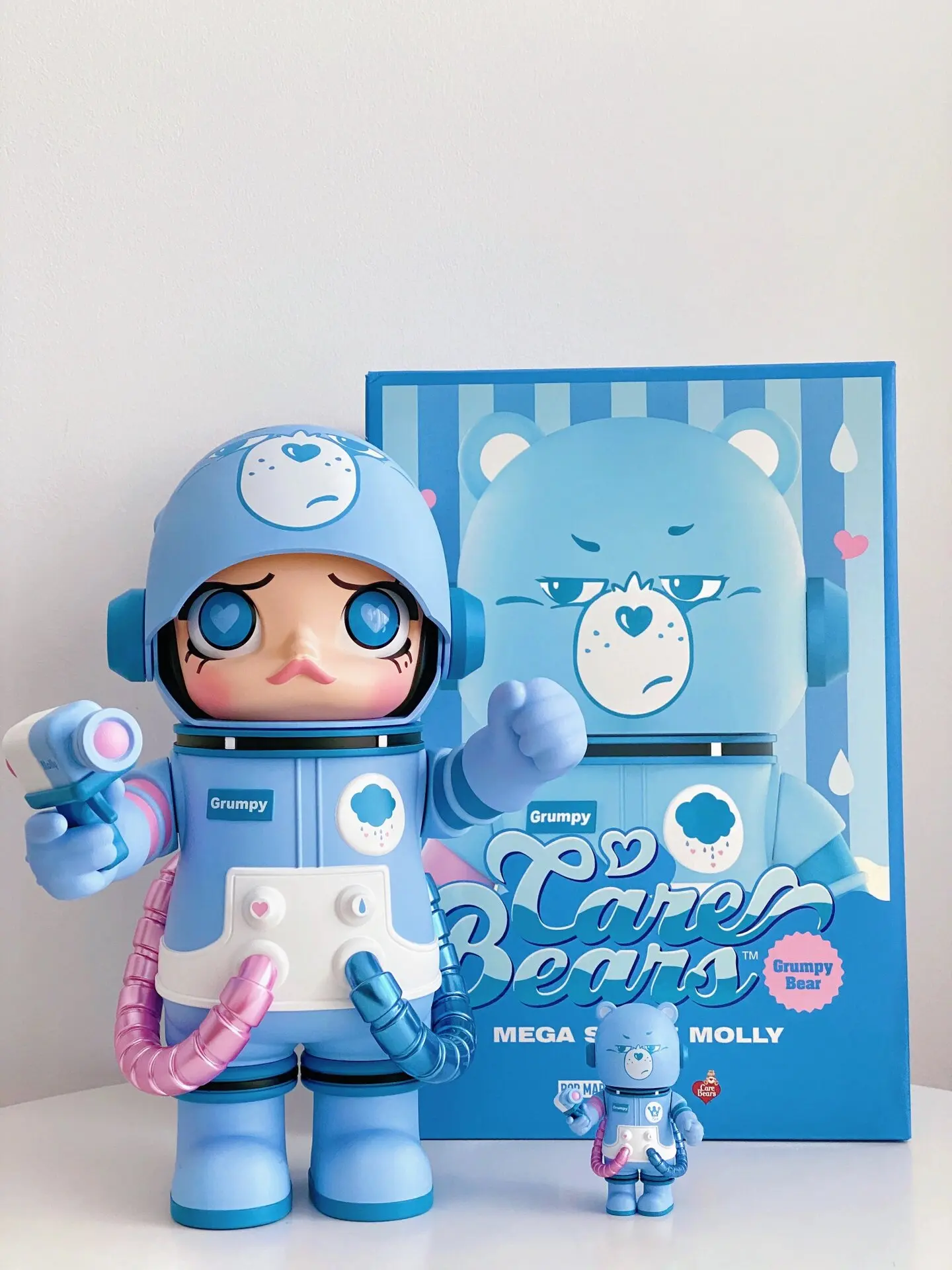 Original Molly 400% Mega Space Molly Angry Bear Heart in Eyes Collection Designer Toy Home Warming Gift Decoration