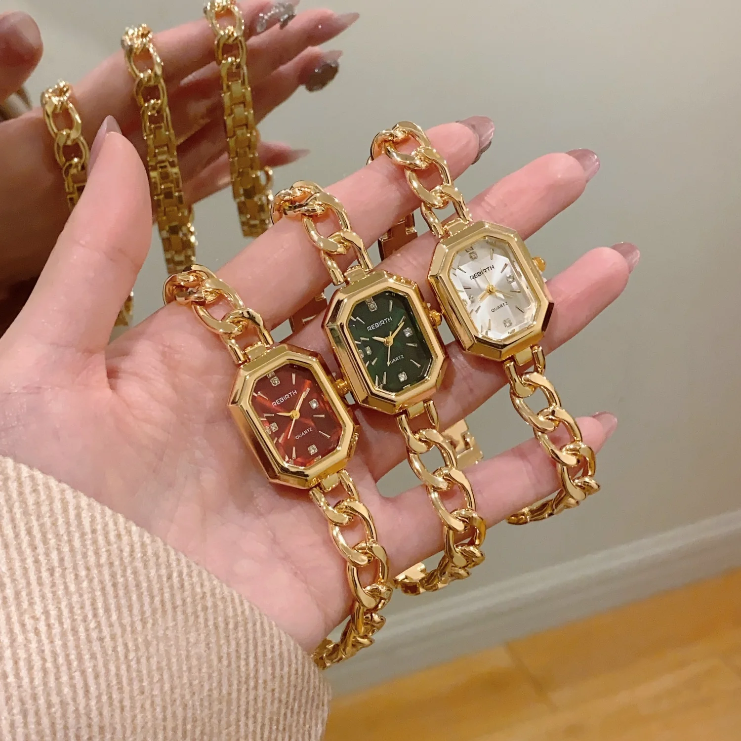 The New Niche Chain Strap Versatile Women's Quartz Watches Square Dial Ladies Bracelet Watch Gold Wristwatch Girls Clock reloj