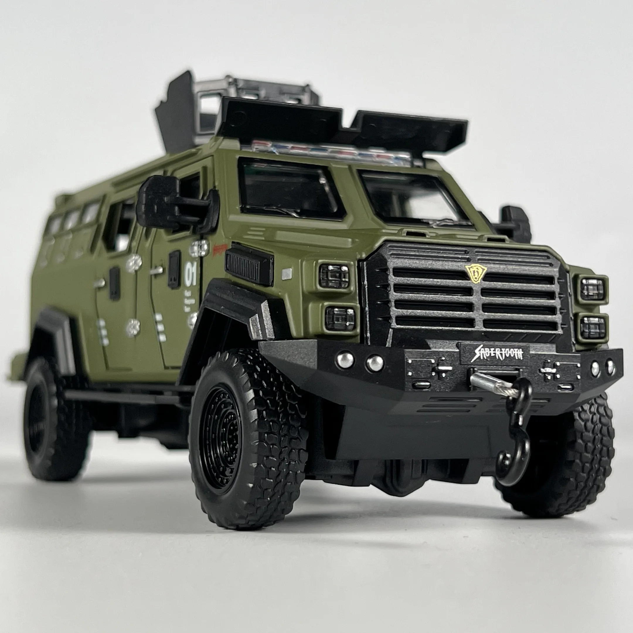 1:32 Ford F-550 reforzado 4*4 vehículos especiales todoterreno modelo de aleación de Diecast coche de moda muebles de interior juguetes adornos regalos